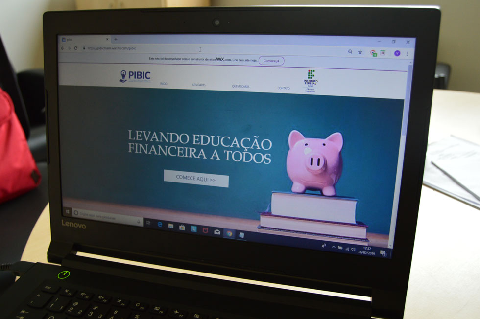 Site desenvolvido por alunos do IFG Câmpus Valparaíso promove a educação financeira